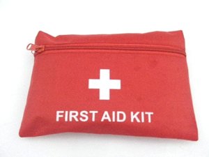 携行用応急セット（防水タイプのバンドエイドなど）