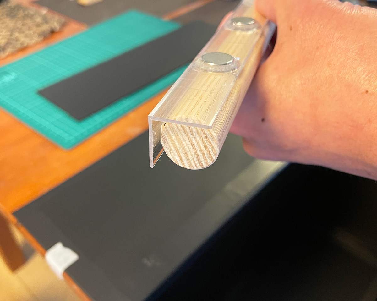 パイプ用マグネット板取り付けイメージ