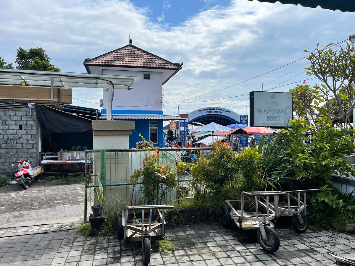 Gili Getaway 待合ロビーから搭乗ゲート方面