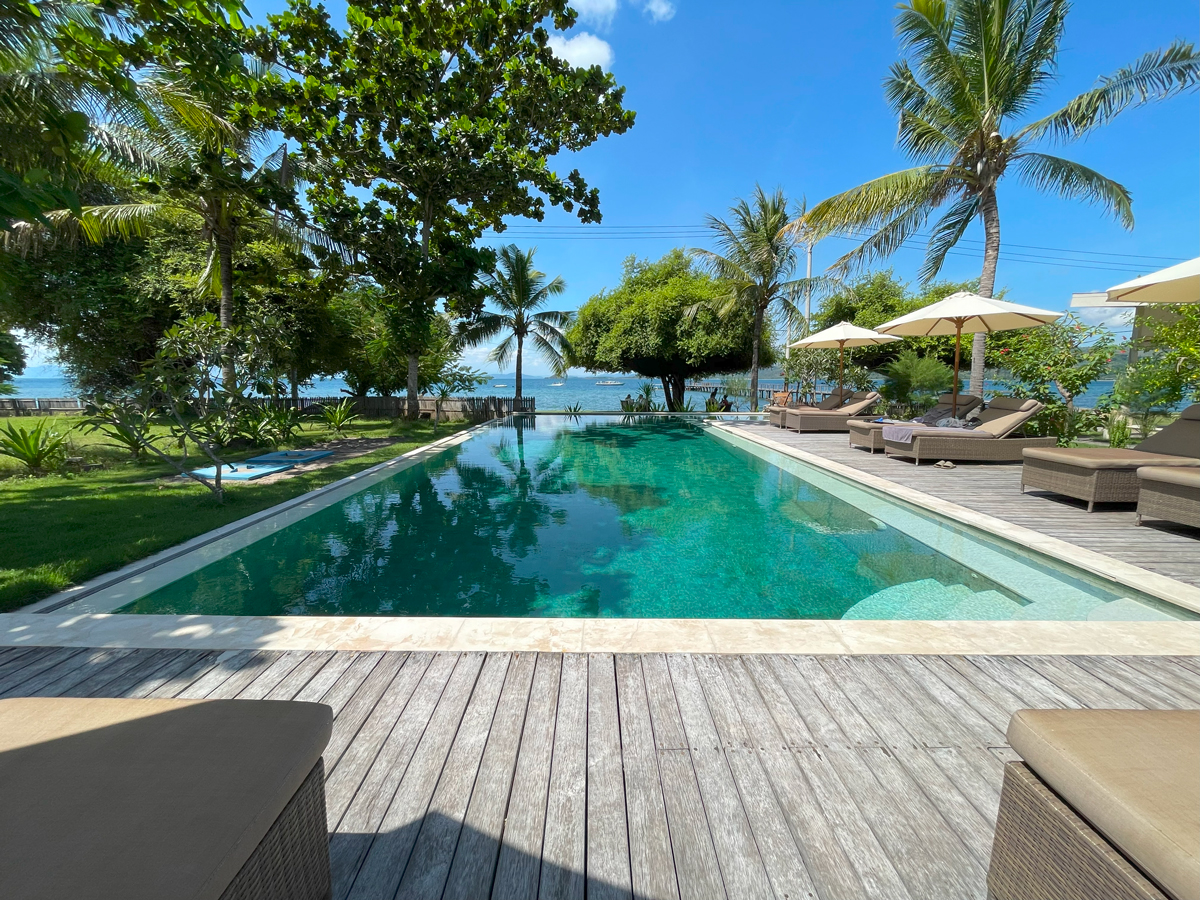 ココモリゾート ギリ グデ 共用プール