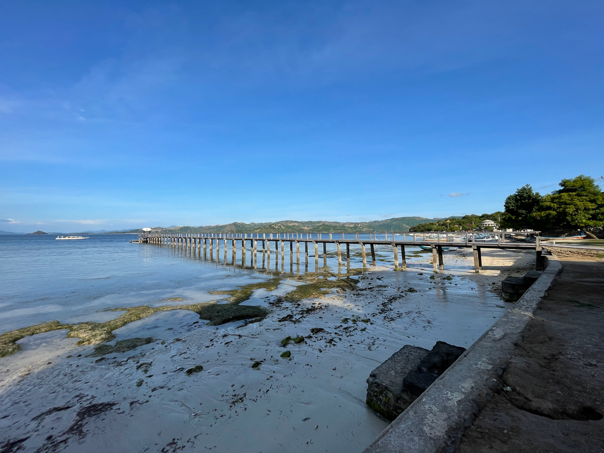 インドネシア ギリ グデ 桟橋(干潮)