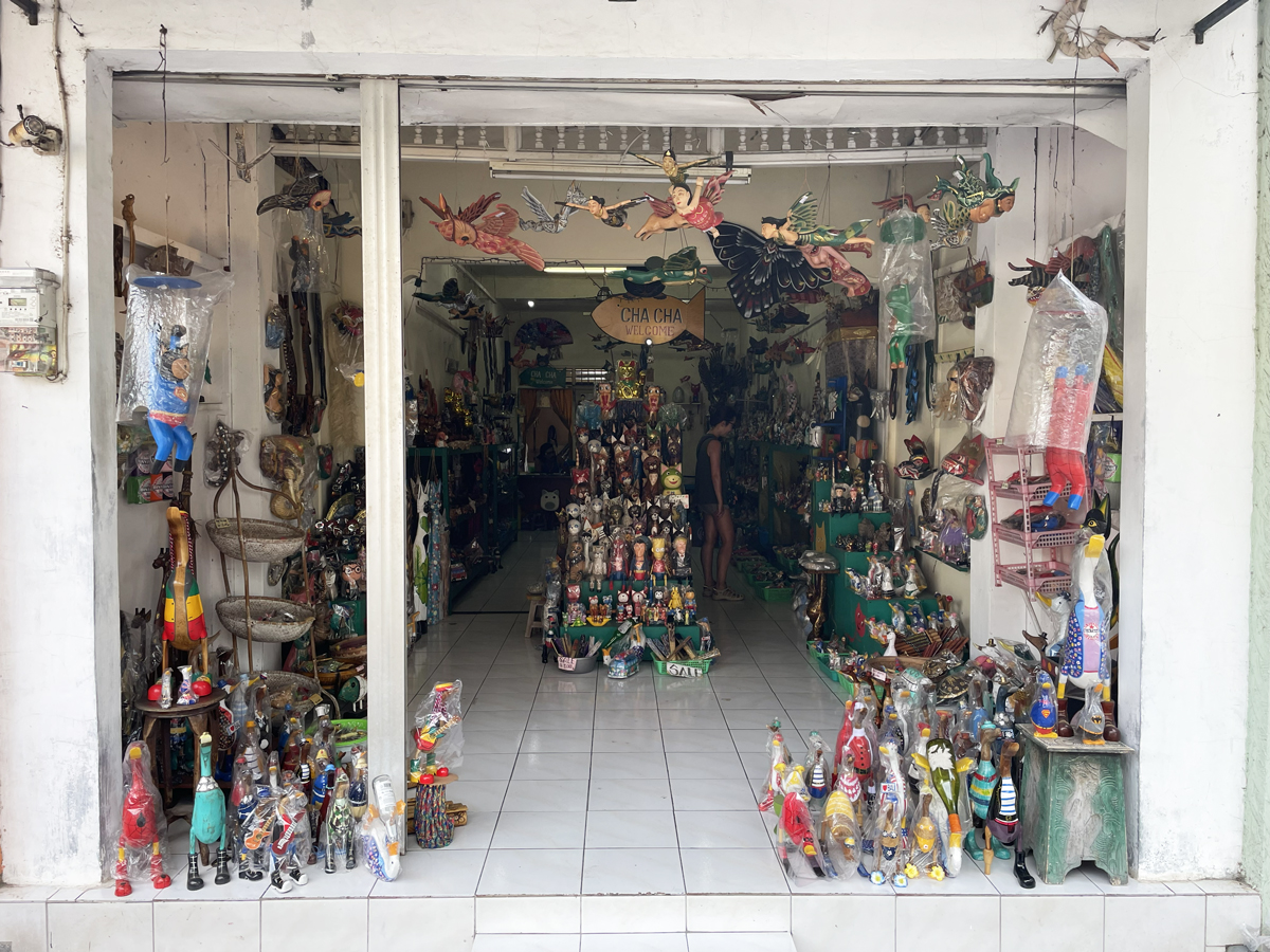 CHA-CHA SHOP CAT Collection(茶 茶)店内