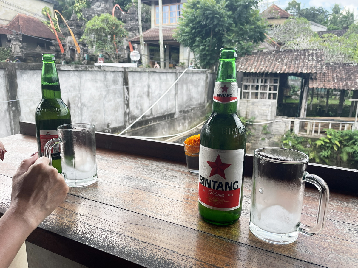 The PAON International Restaurant 景色が見える席 BEERで乾杯