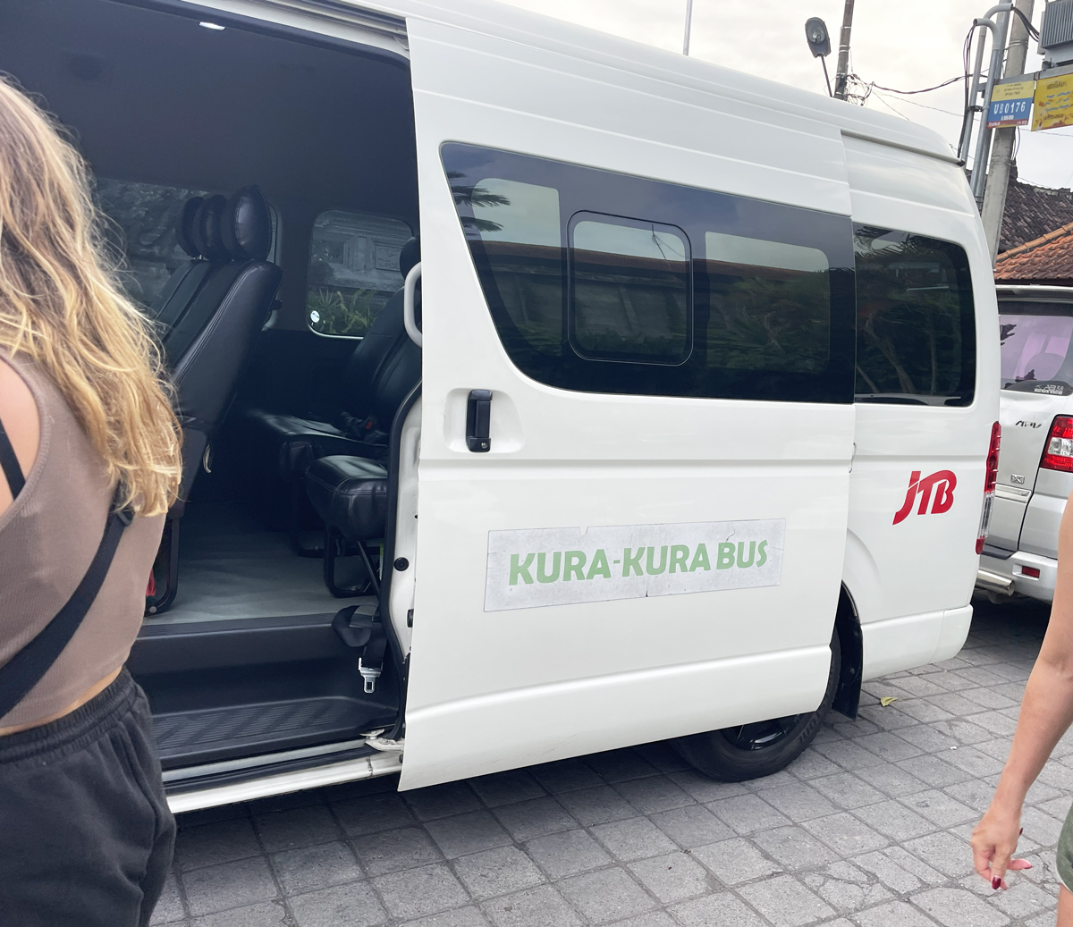 Kura-Kura Bus ウブド発 デンパサール空港 → クタ方面行き